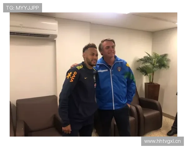 内马尔温情邀请老球迷观赛拥抱合影感动落泪传递足球温暖 内马尔温情邀请老球迷观赛拥抱合影感动落泪传递足球温暖